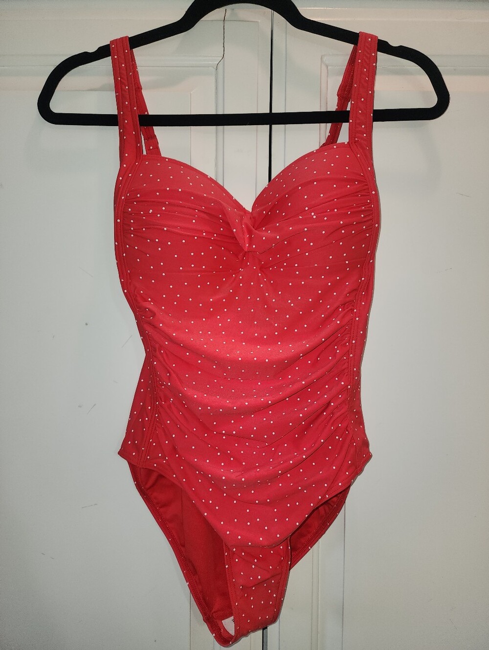 NIP TUCK Size 6 Joanne Classic Red Polka Dot One-Piece Swimsuit